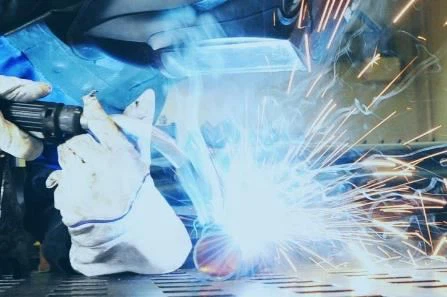 Manual Welding 2.jpg Manual Welding 2.jpg